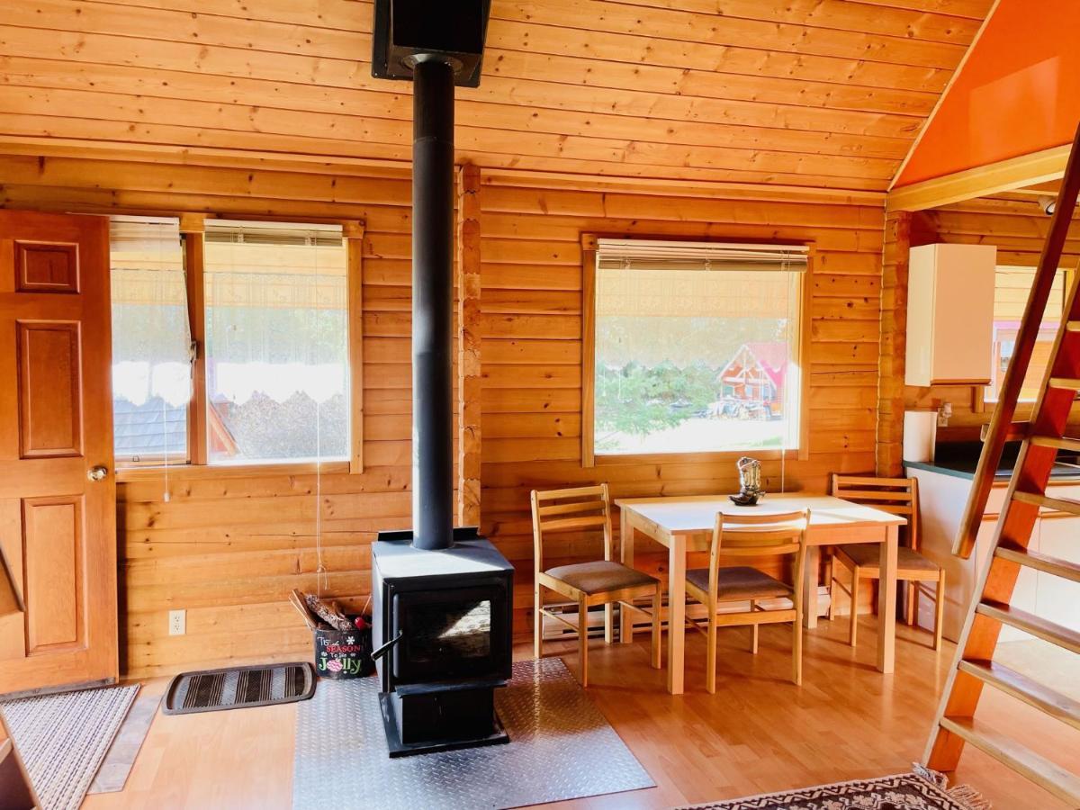 Camels Hump Guest Ranch Lumby Εξωτερικό φωτογραφία
